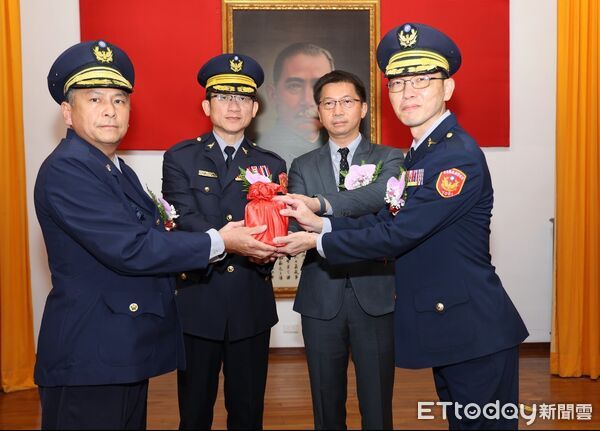 ▲屏東縣政府警察局卸新任分局長聯合交接典禮。（圖／記者陳崑福翻攝）