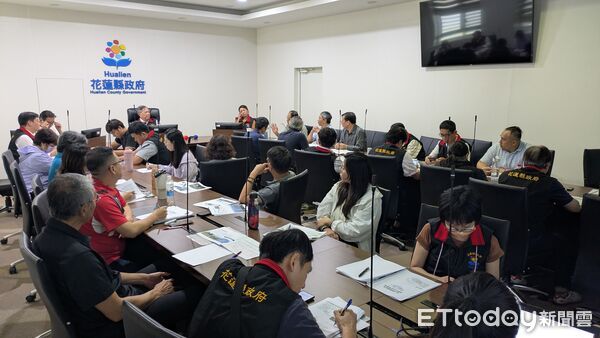 ▲▼薇帕颱風造成花蓮萬榮鄉馬太鞍溪上游國有林地發生大規模崩塌，導致土石阻塞河道形成堰塞湖。（圖／花蓮分署提供，下同）