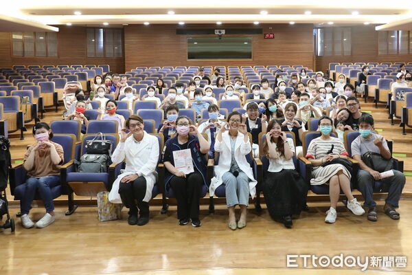 ▲花蓮慈院夏季「爸媽教室」講座，幫助新手爸媽育兒之路更順利。（圖／慈濟醫學中心提供，下同）