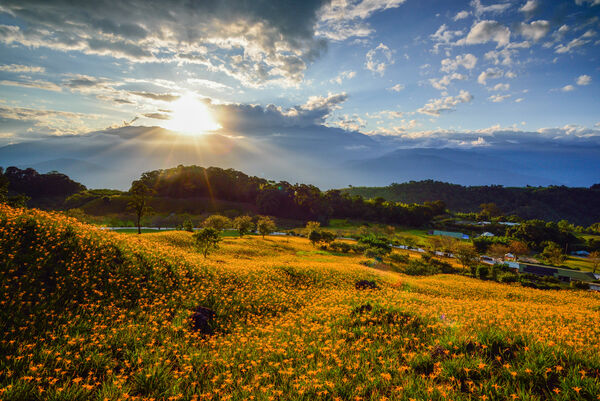 ▲▼花蓮玉里赤科山。（圖／花蓮縣政府提供）