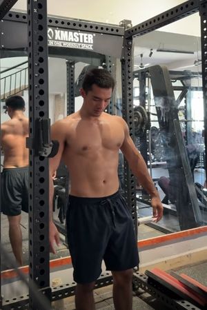 李書達的英勇事蹟被網路瘋傳，全因為他長相帥氣且擁有精壯身材。（翻攝自抖音）