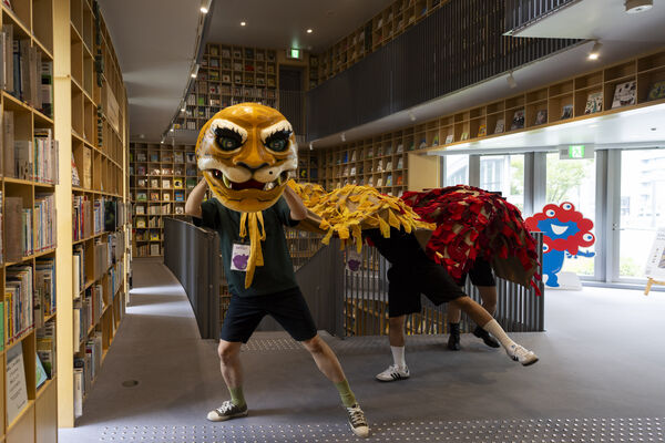 ▲▼「We TAIWAN台灣文化in大阪．關西世博」進入第2周，其中在童書之森展出「台灣繪本、佮意啦」繪本展，「野孩子肢體劇場」以默劇將《虎姑婆》帶到日本觀眾及國際眼前。（圖／文化部）