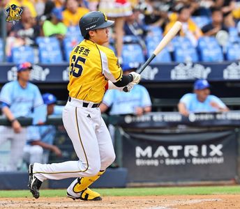 不拌派MVP！高宇杰連滷肉飯都挖著吃　兄弟8比0完封悍將