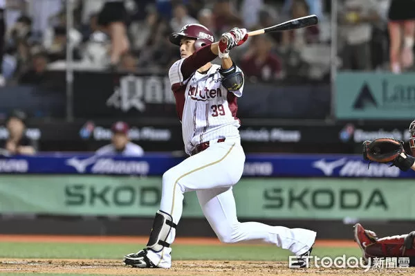 ▲▼中職林立。（圖／記者李毓康攝）