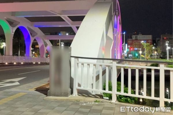 ▲▼             高雄前鎮河一名64歲男子不慎落水身亡。（圖／記者吳世龍翻攝）