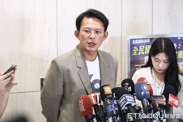 ▲民眾黨主席黃國昌出席全民國防論壇。（圖／記者林敬旻攝）