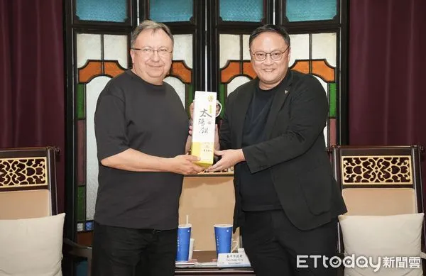 ▲▼烏克蘭國會議員克尼茨基（左）等人參訪台中，副市長鄭照新盼結束戰爭，台中支援重建。（圖／台中市政府提供，下同）