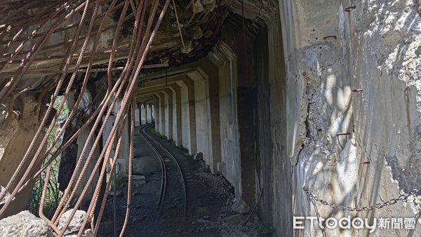 ▲▼             阿里山眠月線2號隧道發生土石坍塌。（圖／記者翁伊森翻攝，下同）