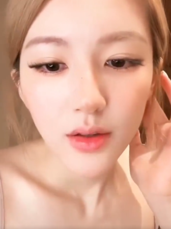 ▲趙露思坦言已經半隻腳跨出演藝圈。（圖／翻攝自微博）