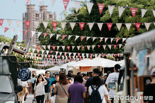 ▲榴槤市集週末兩天在高雄愛河登場。（圖／記者許宥孺翻攝）
