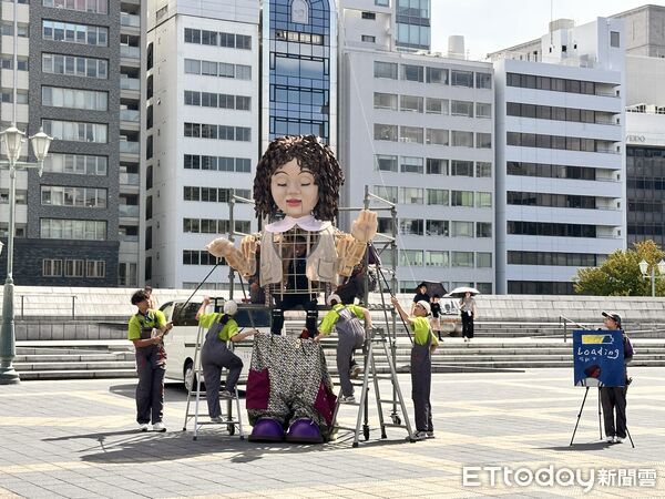 ▲▼文化部舉辦「We TAIWAN 台灣文化 in 大阪．關西世博」，藝術報國打造4.2公尺巨型戲偶「艾拉」，圈粉日本觀眾。（圖／記者林育綾攝）