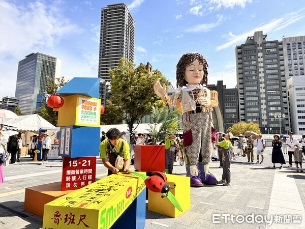 ▲▼文化部舉辦「We TAIWAN 台灣文化 in 大阪．關西世博」，藝術報國打造4.2公尺巨型戲偶「艾拉」，圈粉日本觀眾。（圖／記者林育綾攝）