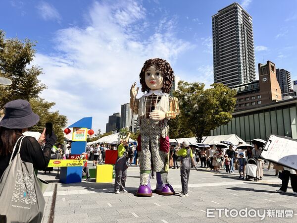 ▲▼文化部舉辦「We TAIWAN 台灣文化 in 大阪．關西世博」，藝術報國打造4.2公尺巨型戲偶「艾拉」，圈粉日本觀眾。（圖／記者林育綾攝）