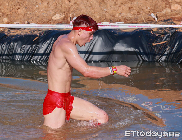 ▲日本「最強消防員」菅田崚馬率先衝線、台將「紅髮戰士」孫育彬屈居第二、小勇士競爭也非常激烈、藍正瑋向女友林佩秋求婚。（圖／斯巴達提供）