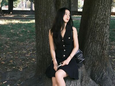 Jisoo私服首飾全被代言品牌包了　戴百萬卡地亞手環當貨女王