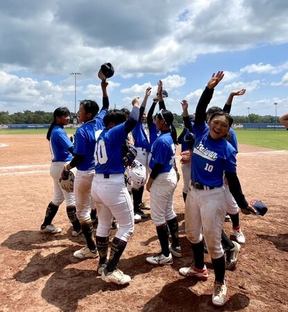 ▲▼2025年貝比魯斯聯盟U16女壘世界錦標賽在美國阿拉巴馬州登場，北投國中女壘隊今天以12比1擊敗勁敵波多黎各隊拿下冠軍。（圖／翻攝自Facebook／黃捷）