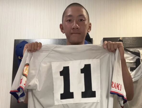 ▲明秀日立台灣留學生徐上力穿上背號11號，成為台灣戰後第6位踏上甲子園的留學生。（圖／取自台日野球留學支援臉書）