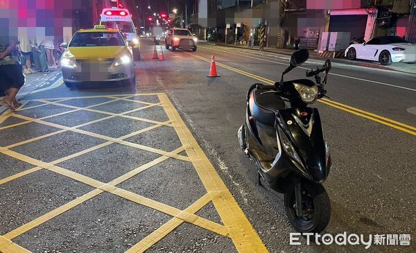▲騎士賴男因小黃司機突然開車門被撞飛多處擦傷送醫。（圖／記者張君豪翻攝）