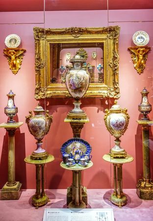 ▲▼高雄莉．瓷藝博物館全攻略。（圖／部落客貪吃鬼熊熊提供）