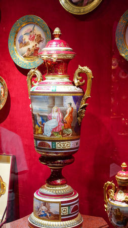 ▲▼高雄莉．瓷藝博物館全攻略。（圖／部落客貪吃鬼熊熊提供）