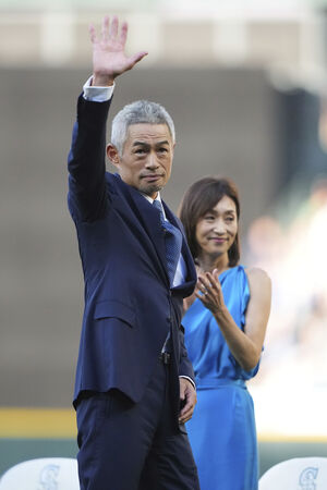 ▲▼鈴木一朗背號退休儀式。（圖／達志影像／美聯社）