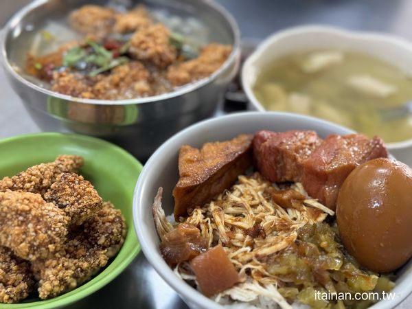 ▲▼台南在地人從小吃到大的「阿秋浮水土魠魚羹」。（圖／部落客台南好food遊提供）