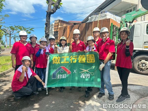 ▲台南市勞工局持續號召「做工行善團」志工，協助弱勢家庭改善居住環境，並在丹娜絲颱風過後投入災後重建。（圖／記者林東良翻攝，下同）