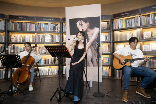 ▲▼ 金曲歌后彭佳慧推出全新專輯《完整的大人》。（圖／索尼音樂提供）