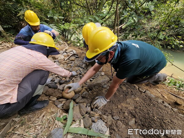▲產官學攜手合作打造澀水手作步道，低破壞工法守護大自然。（圖／林業保育署南投分署提供）