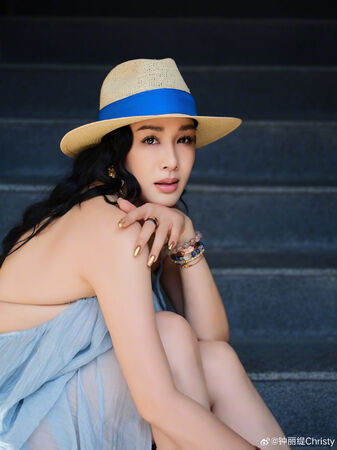 ▲鍾麗緹經常透過社群與粉絲互動。（圖／翻攝自鍾麗緹微博）