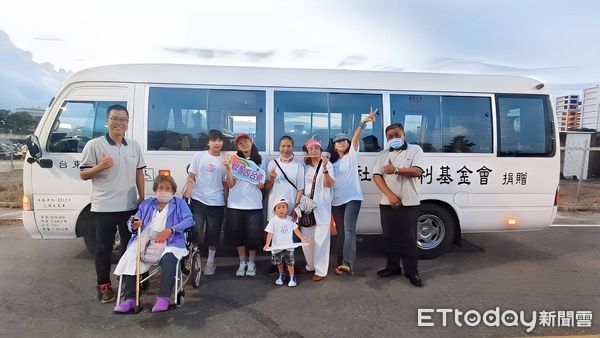 ▲復康巴士直達熱氣球光雕音樂會。（圖／記者楊晨東翻攝）