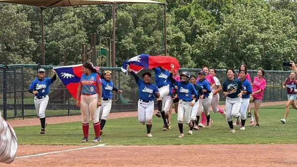 北投國中女壘隊於「2025貝比魯斯聯盟U16女子壘球世界錦標賽」榮獲冠軍。（翻攝自台北市政府教育局官網）