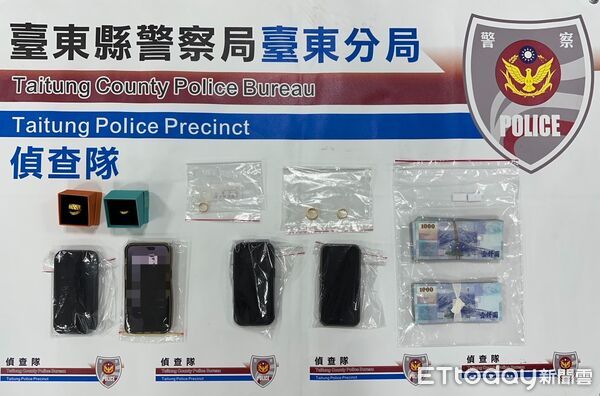 ▲警方查扣部分失竊金飾與贓款20餘萬元。（圖／記者楊晨東翻攝）