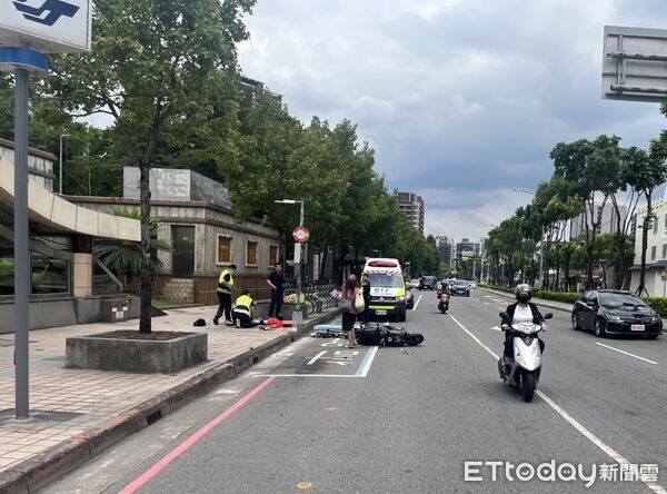 ▲▼騎士自撞路緣，斷2手指跟大腿骨折             。（圖／記者陳以昇翻攝）