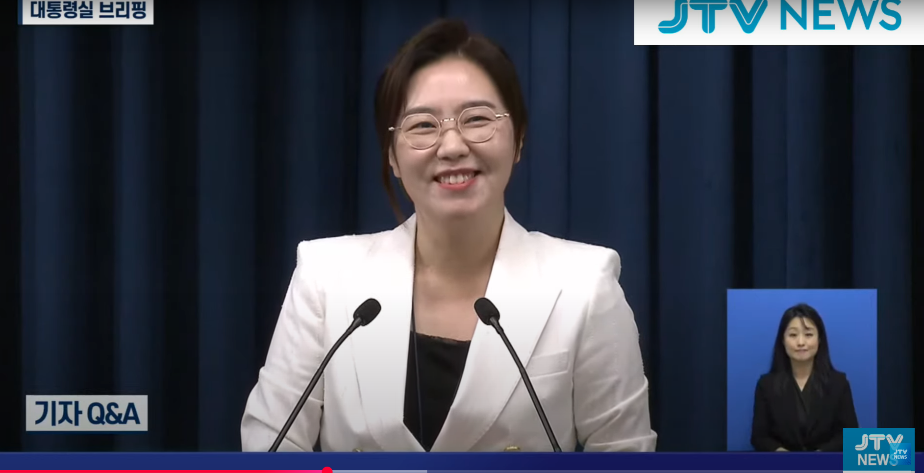 ▲▼對於李在明、川普會晤的詳細時間之提問，南韓總統辦公室發言人姜由楨以「傻笑」帶過。（圖／翻攝自YouTube）