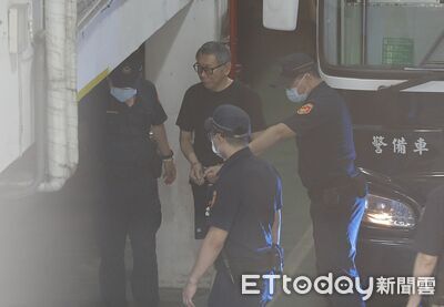 涉侵占政治獻金！柯文哲自由夢碎後再開庭　沈慶京交保20天首現身