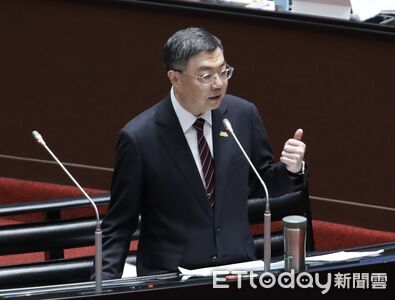諷政院天人交戰到髮夾彎! 李彥秀:「行動創新AI內閣」讓人費解