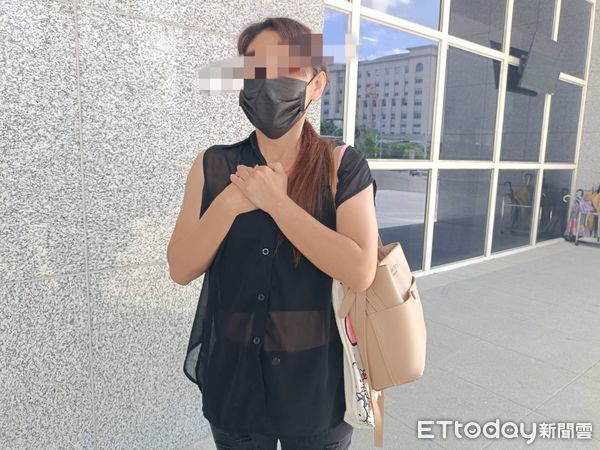 ▲彰化7歲女童媽媽指女兒遺體解剖後疑似舌頭與咽喉消失。（圖／記者唐詠絮攝 媽媽提供）