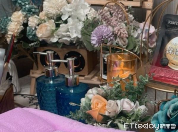 ▲彰化7歲女童媽媽指女兒遺體解剖後疑似舌頭與咽喉消失。（圖／記者唐詠絮攝 媽媽提供）