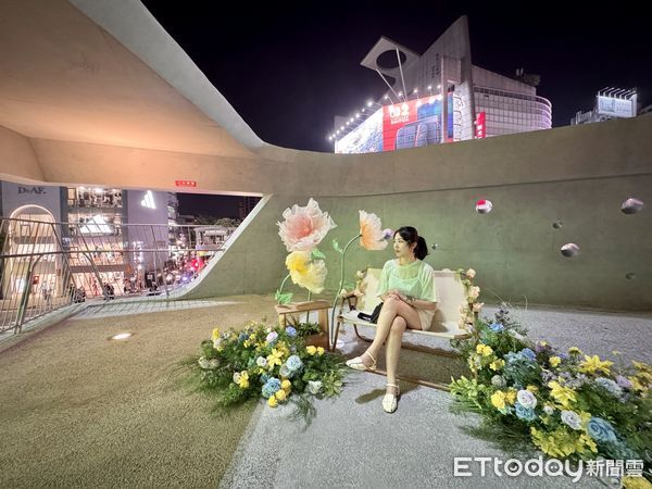 ▲中山站1號出口2樓觀景平台,中山站1號出口,中山站日系市集。（圖／記者彭懷玉攝）