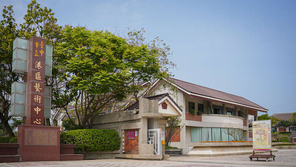 ▲台中海洋館將在8月21日對外試營運，因鄰近知名的台中港，便以「海洋」、「水」及「浪花」等3要素勾勒與其相呼應的公共藝術作品。（圖／台中市觀旅局提供）