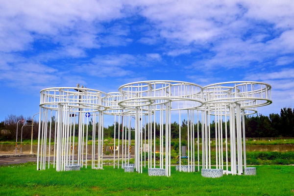 ▲台中海洋館將在8月21日對外試營運，因鄰近知名的台中港，便以「海洋」、「水」及「浪花」等3要素勾勒與其相呼應的公共藝術作品。（圖／台中市觀旅局提供）