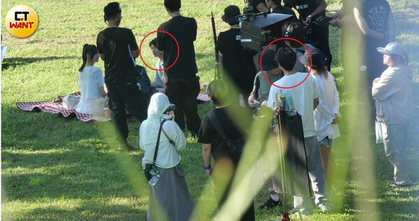 獨家／「男」以靠近：嘎琳拍廣告爆奇景　全程零互動男主角