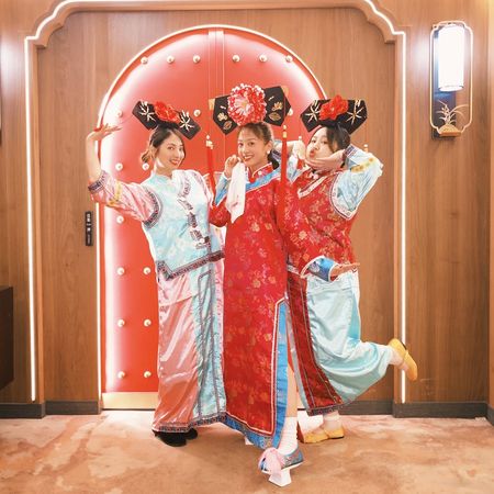 ▲鬼鬼生日辦「還珠格格派對」！　演藝圈好友全扮成格格阿哥狂歡。（圖／翻攝自IG／大文）