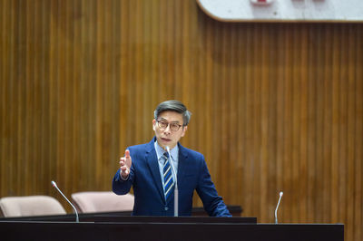 綠委籲政府歸還中小企業未退關稅 批救災慢:亡羊補牢重建要求穩