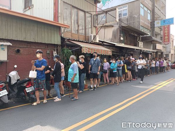 ▲彰化市蛋黃酥不二坊中秋節公告。（圖／ETtoday資料照）