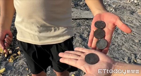 ▲四聯境普濟殿「王巡醮」，10日在漁光島月牙灣舉行送王儀式燒王船，王船在陣頭、神轎、信眾護持下前往科儀地點。（圖／記者林東良翻攝，下同）