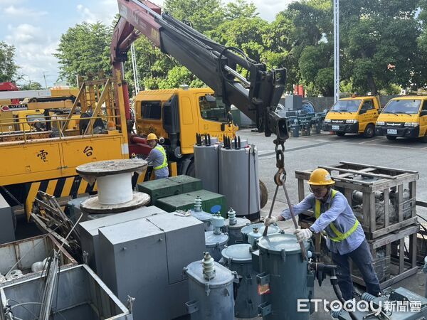 ▲台電屏東區處因應楊柳颱風來襲。（圖／台電屏東區處提供）