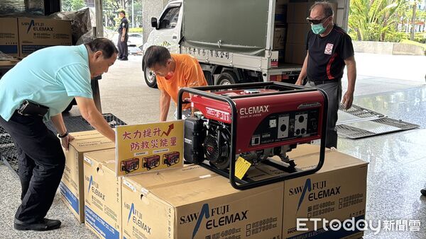 ▲▼楊柳襲台「高雄山區有致災風險」　市府急送23部發電機備援。（圖／記者賴文萱翻攝）