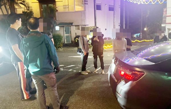▲桃園地檢署檢察官指揮刑事局偵辦假冒檢警勾結3C集團通路盜刷、洗錢案，拘捕嫌案到案。（資料照／刑事局電信大隊提供）